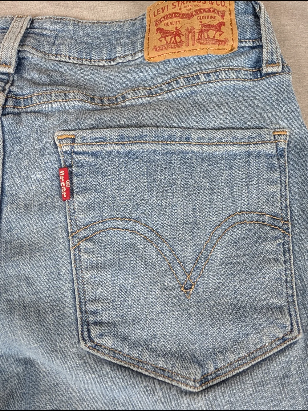Levi's Classic Mid Rise Skinny Jeans Women's 10 Light Wash Blue
